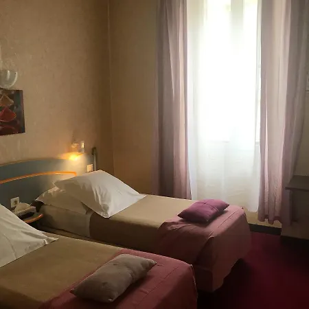 Hotel Du Commerce 2*