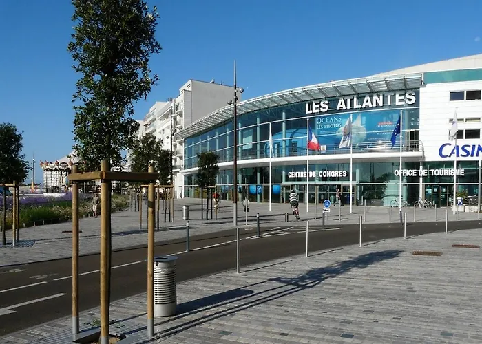 Du Commerce Hotel 2*