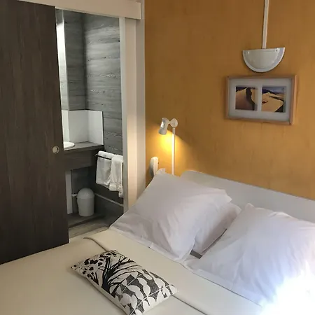Du Commerce Hotel
