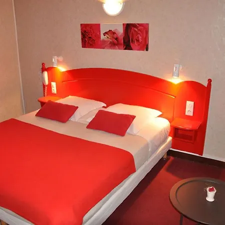 Du Commerce Hotel 2*