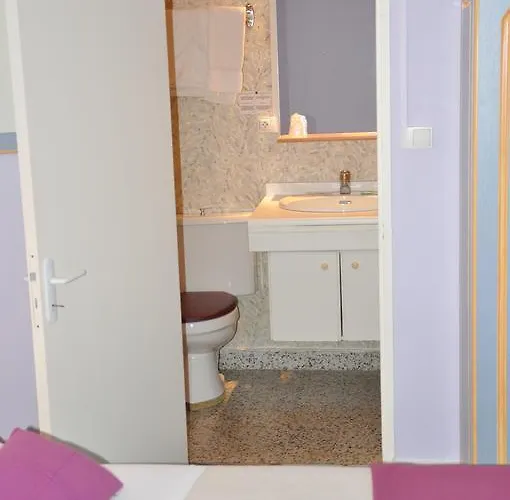 Du Commerce 2* Les Sables-dʼOlonne