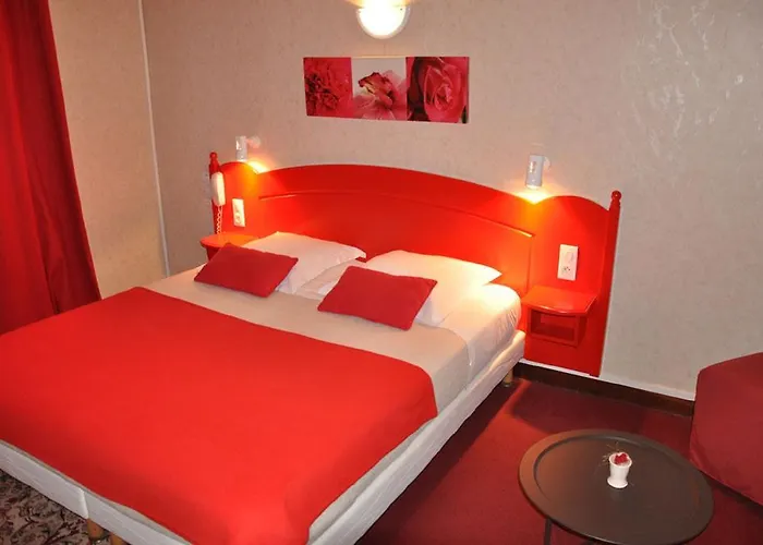 Du Commerce Hotel 2*